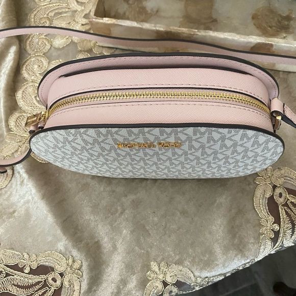 Michael Kors crossbody - Picture 11 of 13